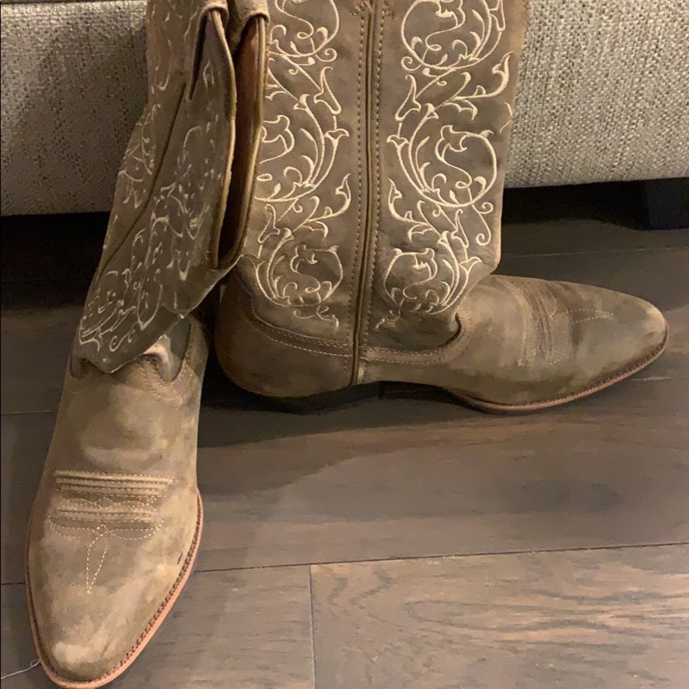 Cowgirls boots